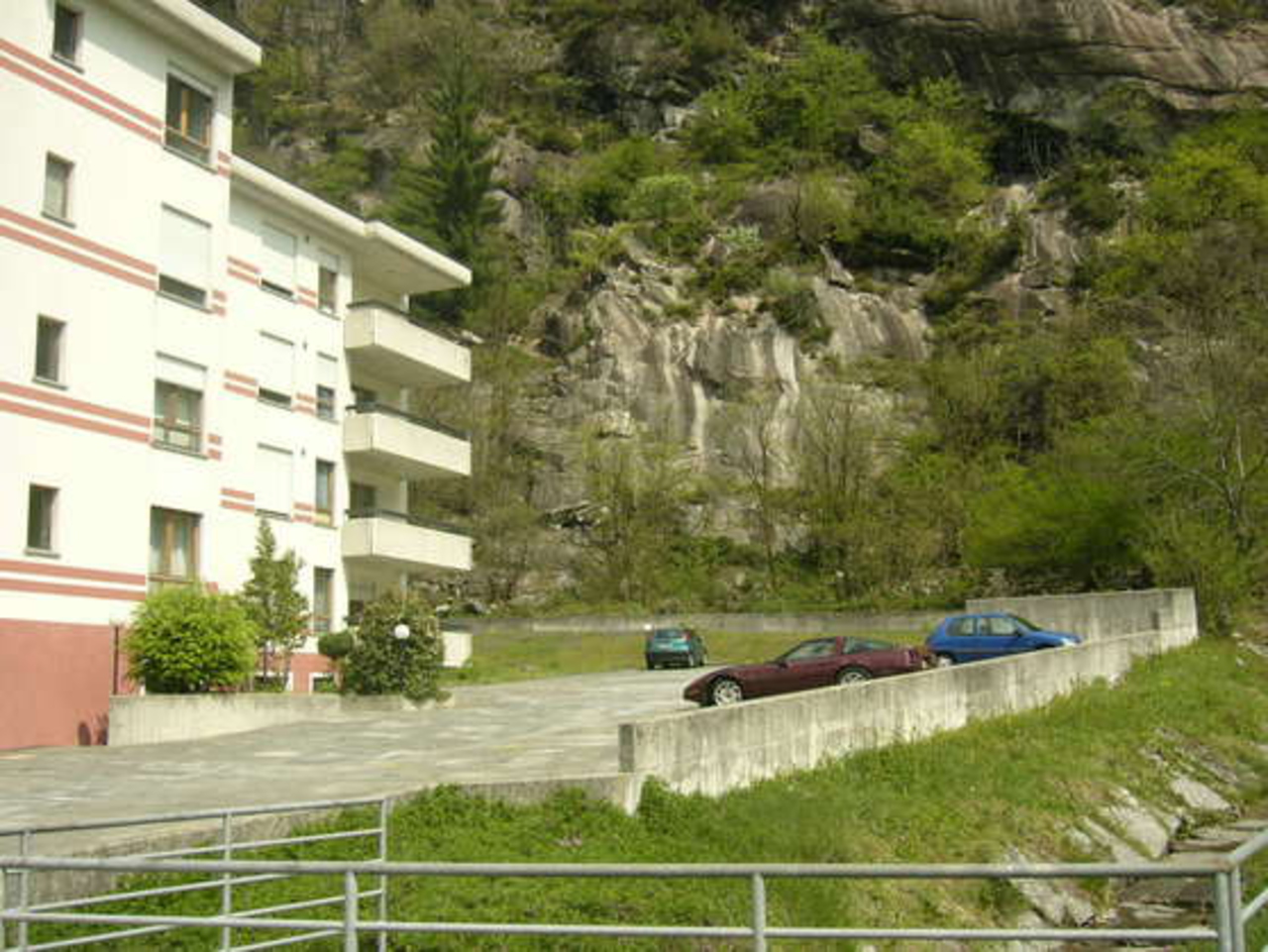 Esterno con posteggio , Appartamento affitto, 6705 Cresciano