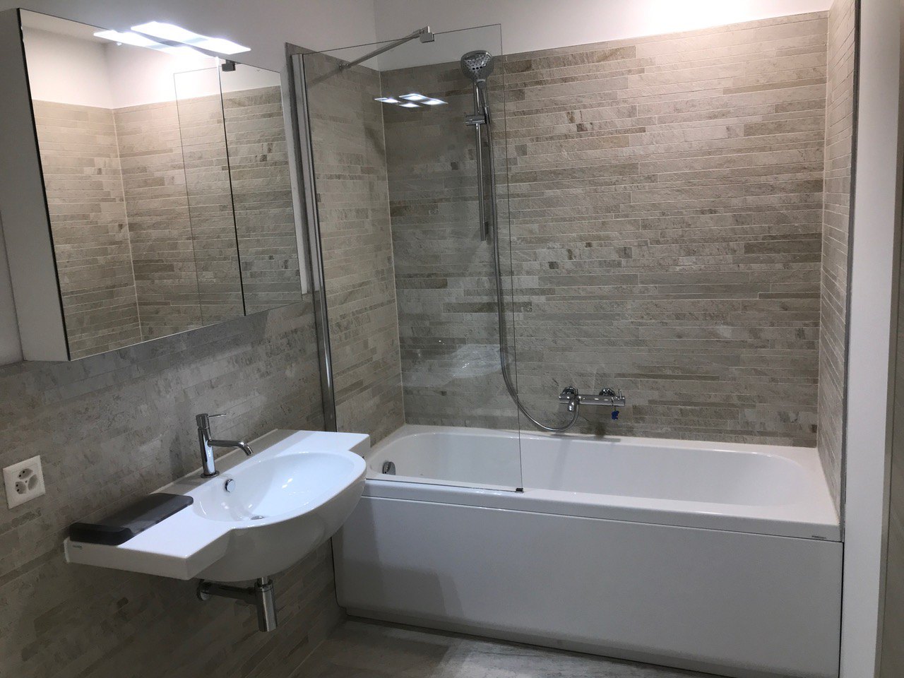bagno con vasca , Attico affitto, 6853 Ligornetto