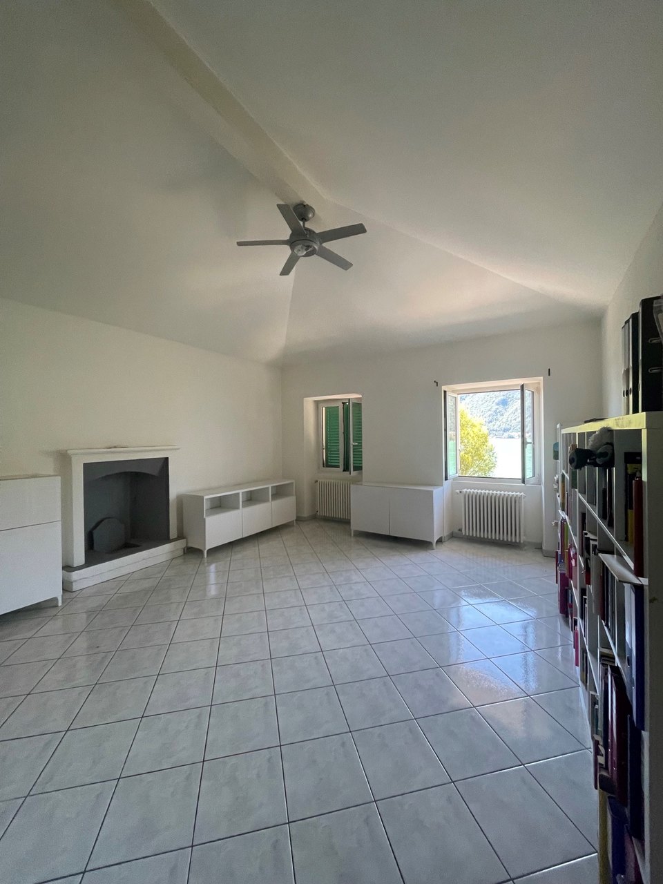 Camera con camino , Casa affitto, 6816 Bissone