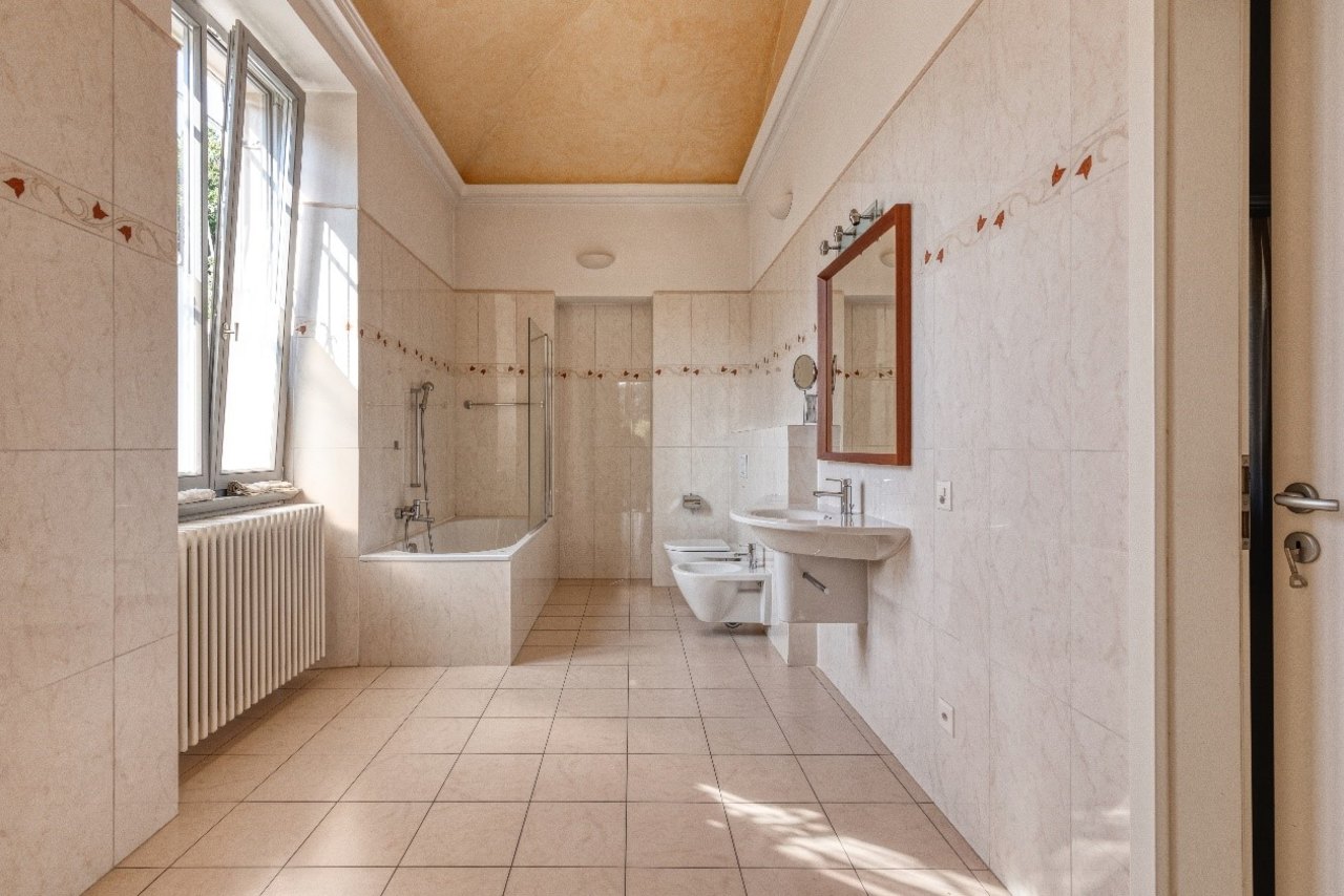Bagno con vasca , Appartamento affitto, 6821 Rovio