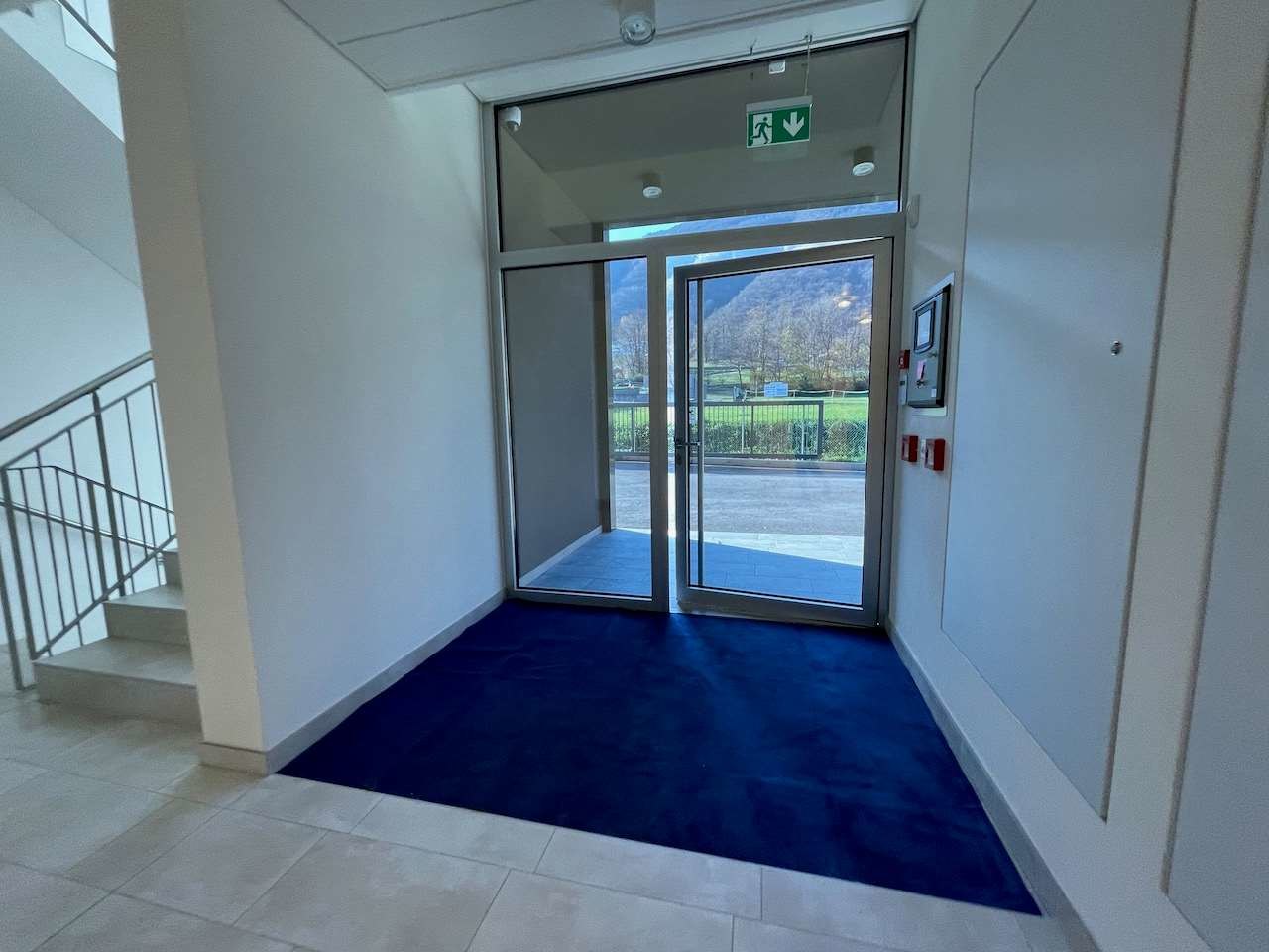 ... , Spazio commerciale affitto, 6930 Bedano