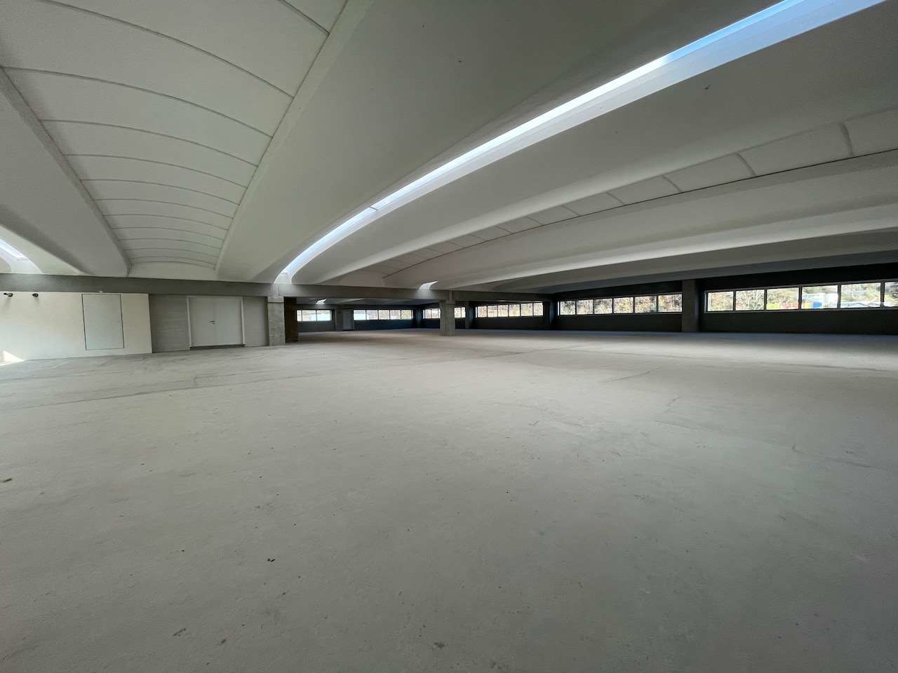 ... , Spazio commerciale affitto, 6930 Bedano