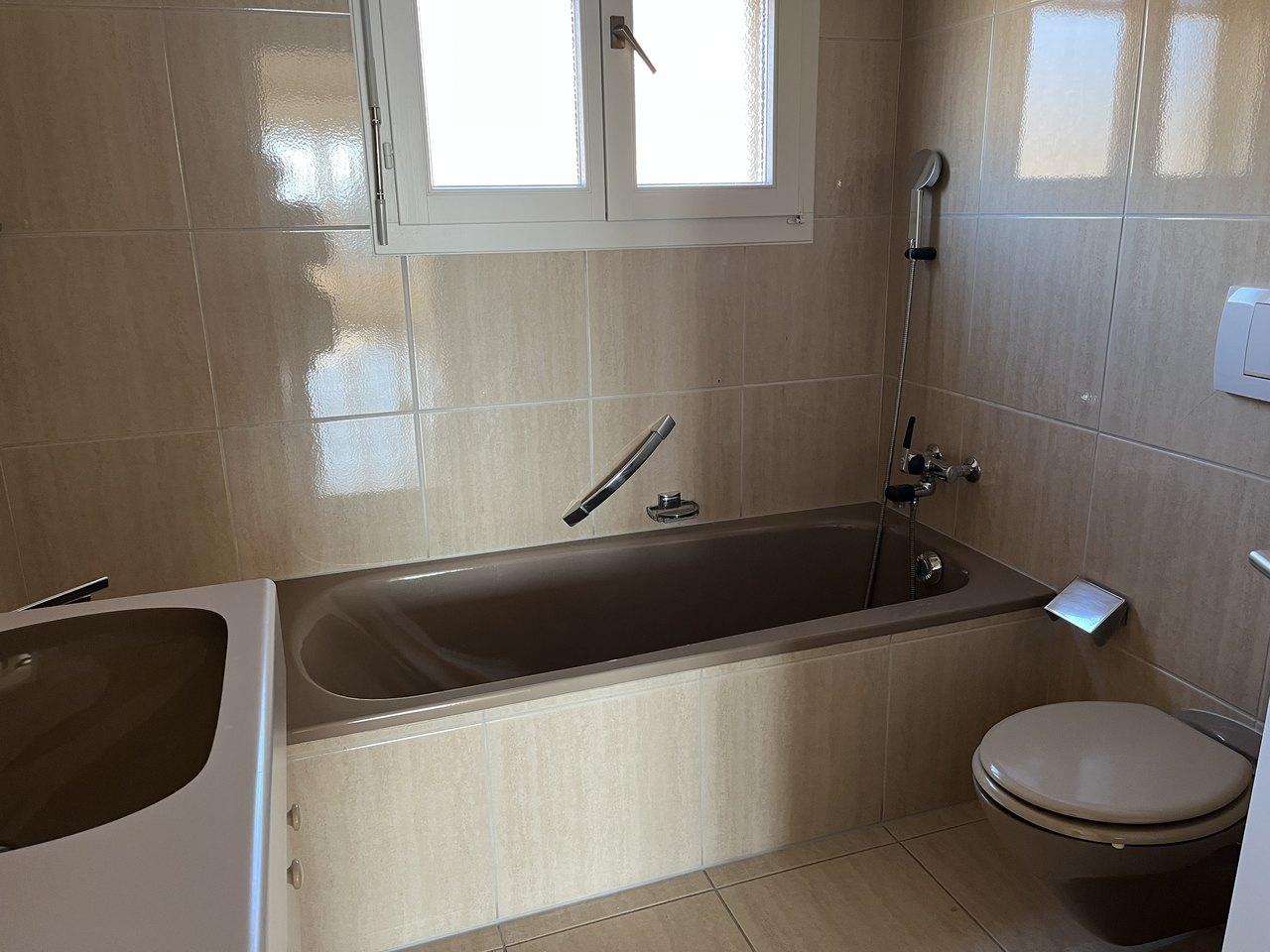 Servizio con vasca da bagno , Appartamento affitto, 6965 Cadro