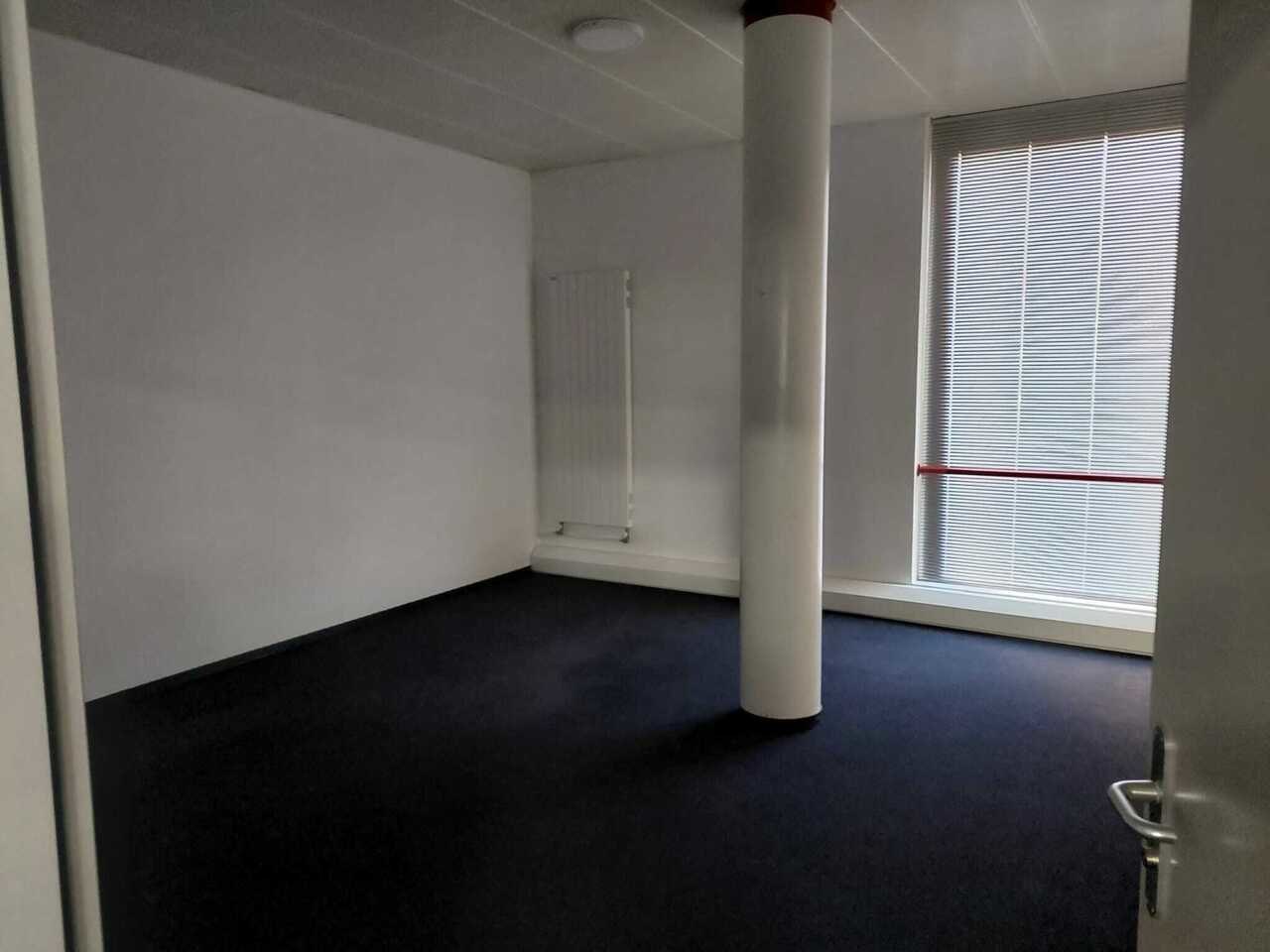... , Spazio commerciale affitto, 6600 Locarno