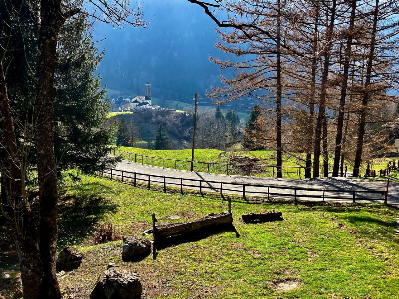 vista giardino da balcone , Casa affitto, 6773 Prato (Leventina)