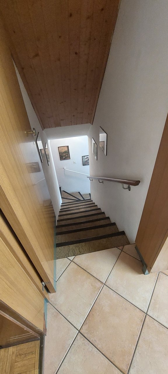 Scala interna , Casa vendita, 6953 Sureggio