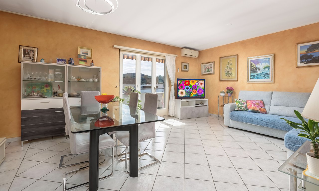 Immagine 1 , Appartamento vendita, 6855 Stabio