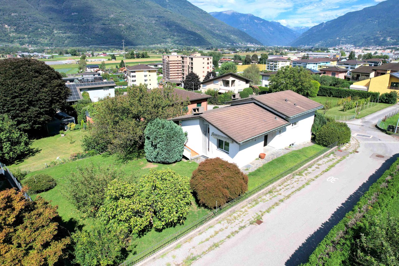 ... , Casa vendita, 6593 Cadenazzo