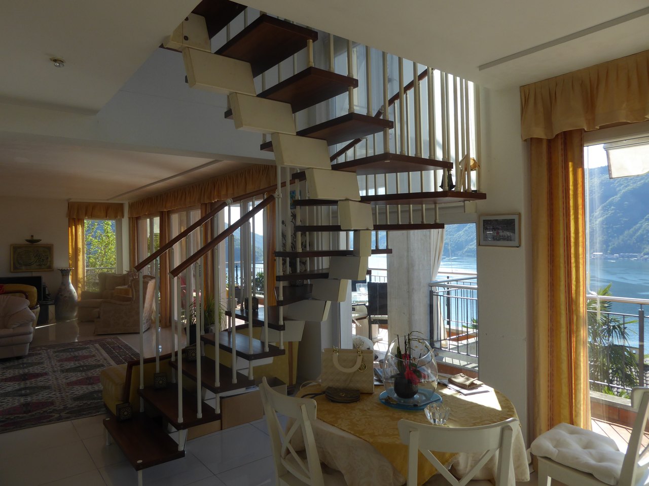Ampio soggiorno con zona pranzo e terrazzo , Villa zu verkaufen, 6900 Lugano