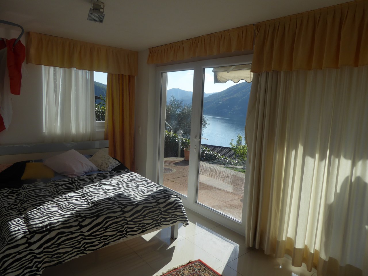 Bel grande studio con bagno en-suite e terrazzo , Villa zu verkaufen, 6900 Lugano