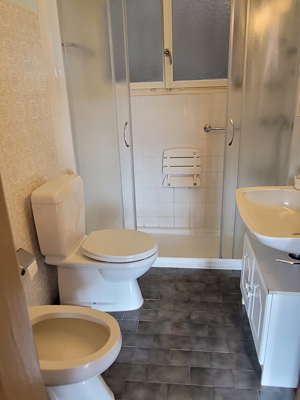 Bad mit grosser Duschkabine , Appartamento vendita, 6816 Bissone