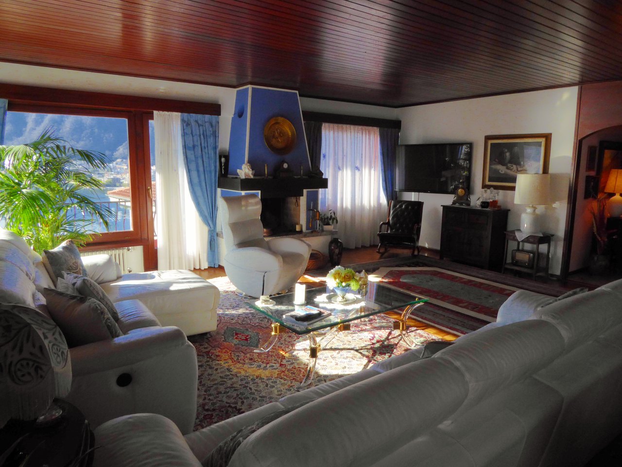 Grosses Wohn-Esszimmer mit Kamin und Seeblick , Villa for sale, 6900 Lugano